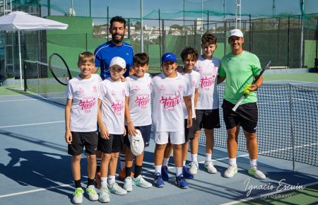 El cordobés Francisco Javier Martínez Baena, segundo cabeza de serie del Open, y el isleño Miguel Ángel Malia antes del partido de octavos de final.