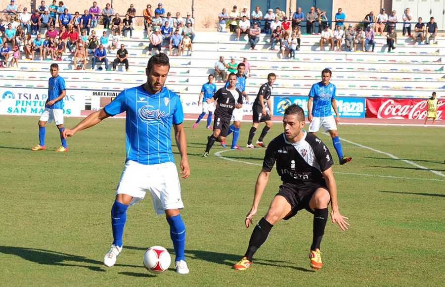 Germán, con el San Fernando CD en la Liga 12-13 en Segunda B. 