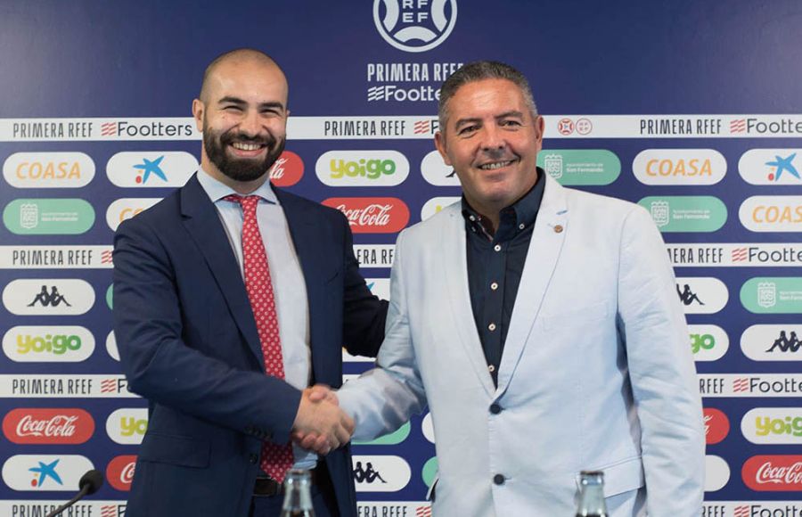 David Vizcaíno y Louis Kinziger en la presentación del almeriense. 