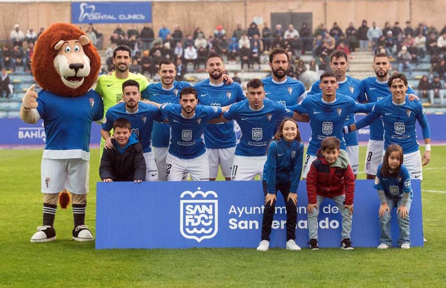 El once inicial del San Fernando CD ante la Balona. 