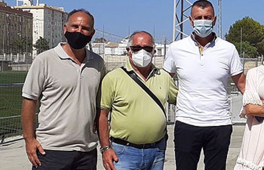 Manuel Galea, en el centro, junto a Juan José, de la Escuela Bahía, y Fran, del Nueva Isla