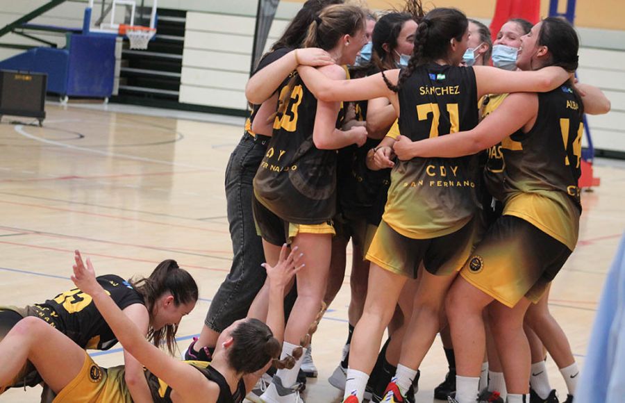 Las jugadoras de la SD Candray celebran el pase a semifinales. 