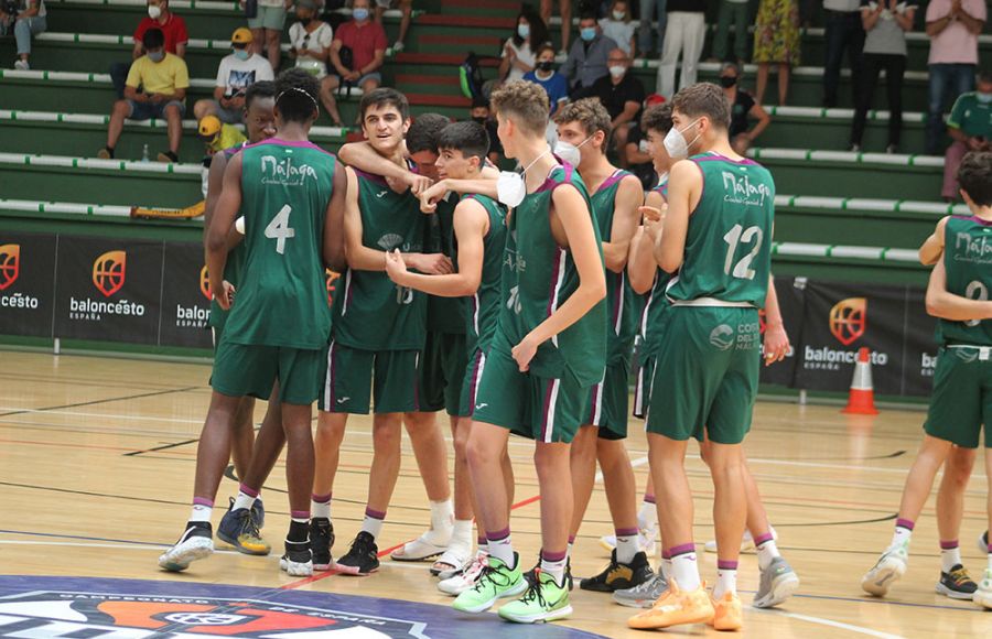 El Unicaja de Málaga celebra la gesta conseguida ante el Gran Canaria que le dio el primer puesto del grupo C. 