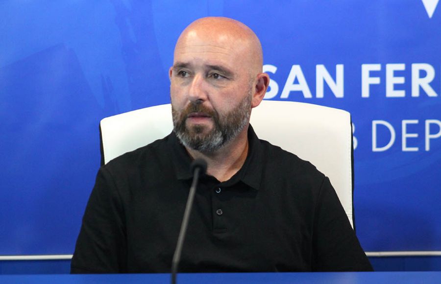 El técnico azulino Nacho Castro, en su presentación del viernes.