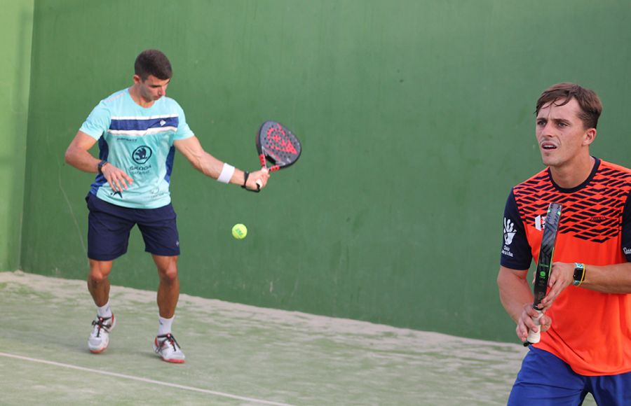 Los sevillanos José Luis González y Álvaro Meléndez son los favoritos tras la retirada de la pareja cabeza de serie nº 1