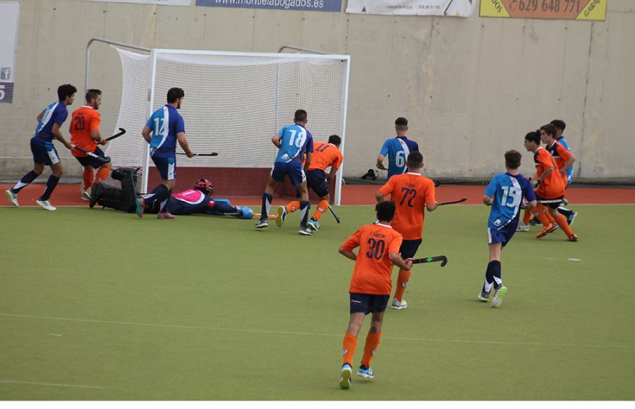 Pablo Santiago (dorsal 11) marca el 0-1 del CH San Fernando. 