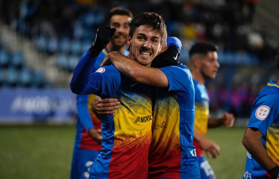 Martí Riverola celebra el único gol del partido. 