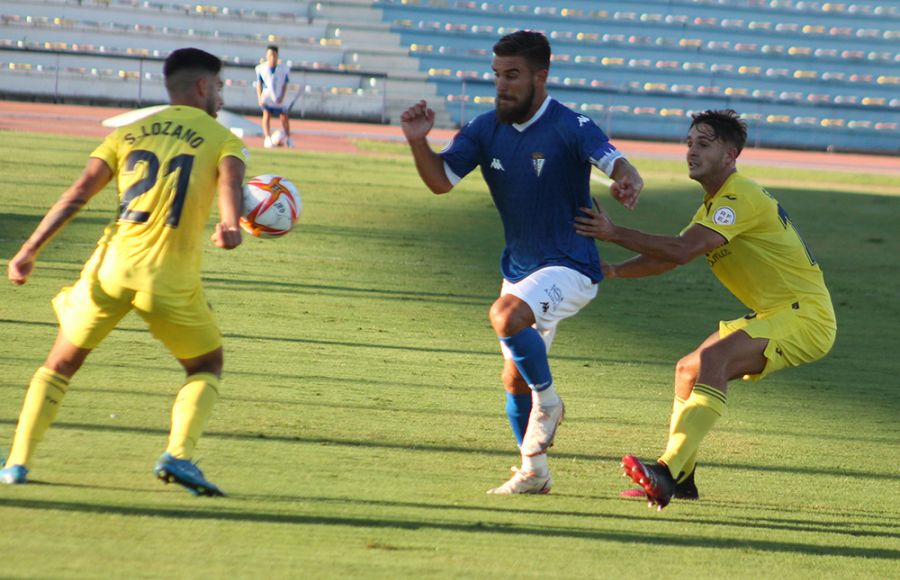 Francis Ferrón puede recuperar un sitio en el once inicial azulino. 