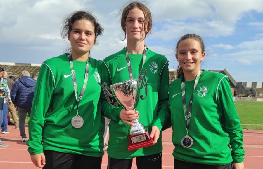 Adriana García, Nazaret Merino y Paula Guerrero pertenecen a la Escuela Bahía-SFCD