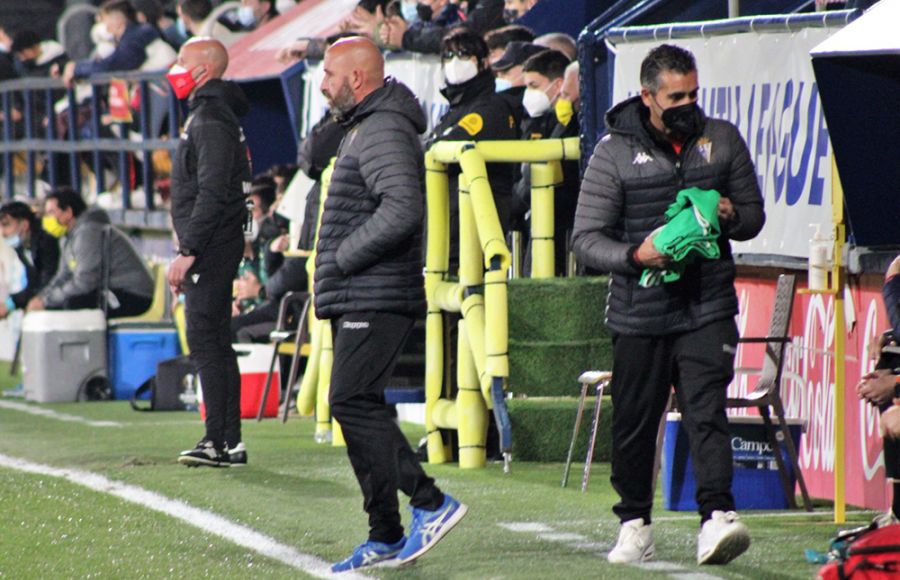 Nacho Castro, atento al juego el sábado en Vila-real. 