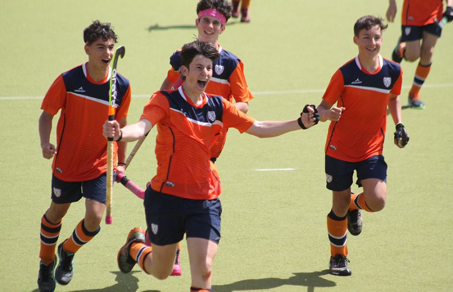 Samuel Cortés, que hizo doblete, celebra el 2-0 al Xaloc de Valencia. 