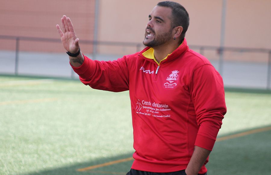 Leo Cornejo está a punto de ponerle la guinda a una gran temporada, que empezó de jugador, y devolver al GE Bazán a la Primera Andaluza