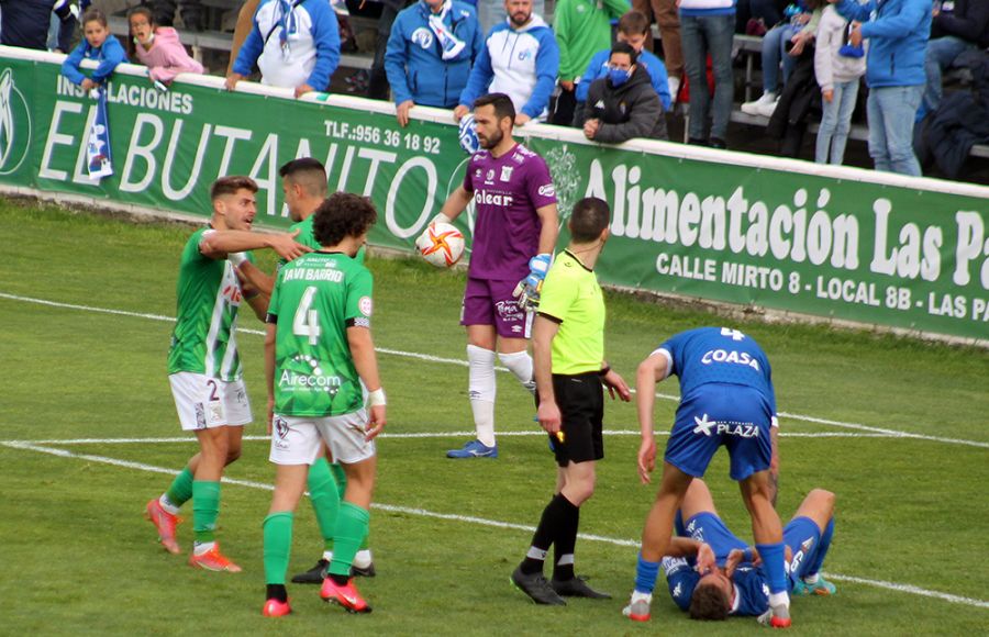 Ismael Falcón, en el Sanluqueño-San Fernando CD en El Palmar. 