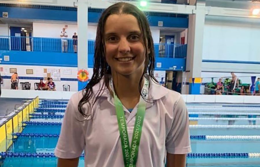 Diana Pavón se colgó el bronce en los 100 espalda del Campeonato de Andalucía infantil.