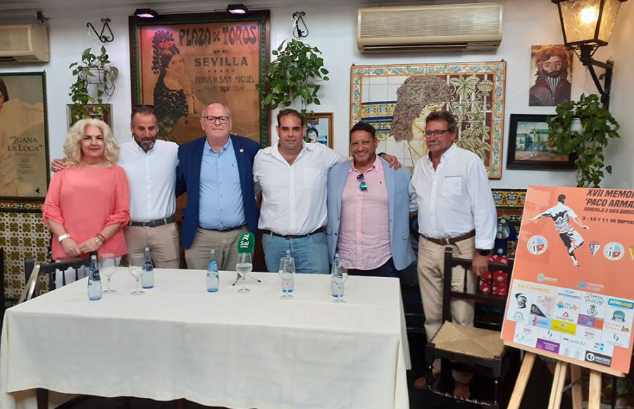 Mayte Rodríguez, Francis Posada, Antonio Rojas, Noly Gómez, Salva Romero y Rafa Barrionuevo, en la presentación del Trofeo en la Venta de Vargas