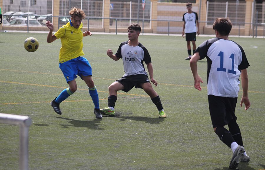 El juvenil B del Cádiz CF acabó como campeón tras ganar al San Fernando Atlético (2-0) y al San Fernando CD 'B' (1-0)