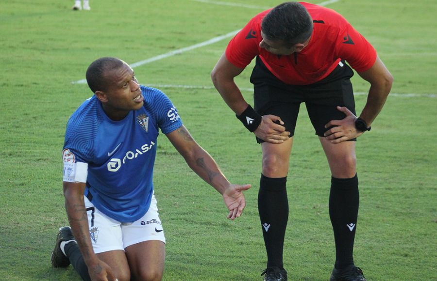 Biabiany vuelve a la convocatoria, pero Salva Ballesta no desveló si estará en el once inicial en Salamanca. 