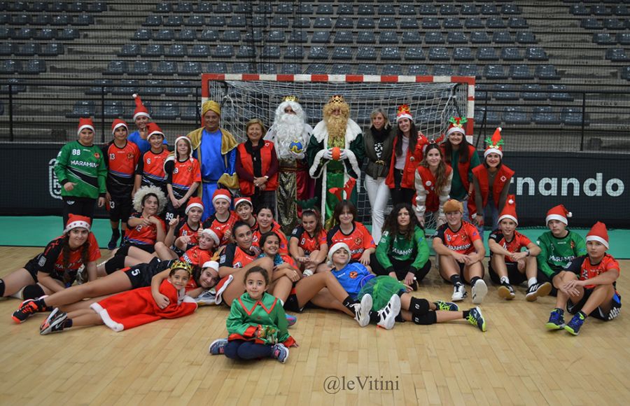 Los infantiles y alevines recibieron la visita de los Reyes Magos. 