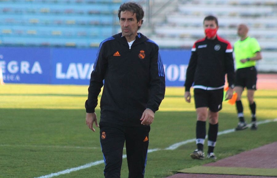 Raúl González, hace un año ante el San Fernando CD en Bahía Sur. 