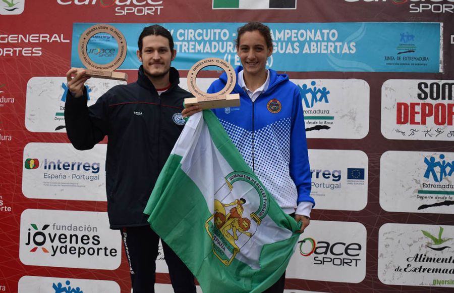 Irene Peinado lidera la categoría Élite de la Copa de España de aguas abiertas.