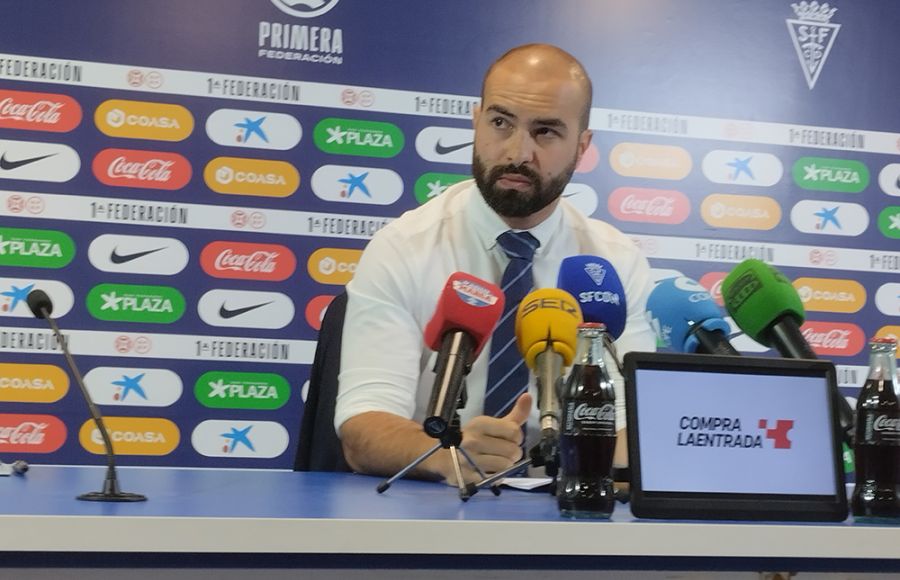 Louis Kinziger, durante la rueda de prensa de este lunes.