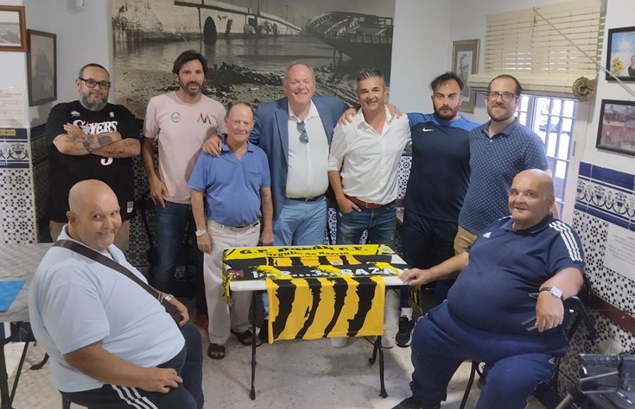 Paco Gil, a la derecha en la presentación del equipo técnico del Grupo Empresa Bazán el pasado 15 de junio.