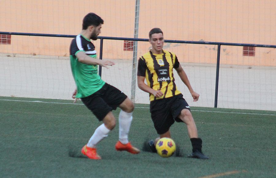 Álex Granado entró por el lesionado Javi Agullo al cuarto de hora.