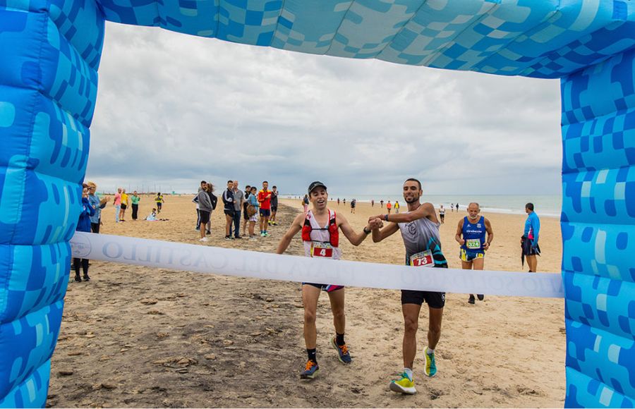 Luis Figueroa García-Cubillana y Cristian López entraron en primer lugar, y de la mano, en los 24 kilómetros. 