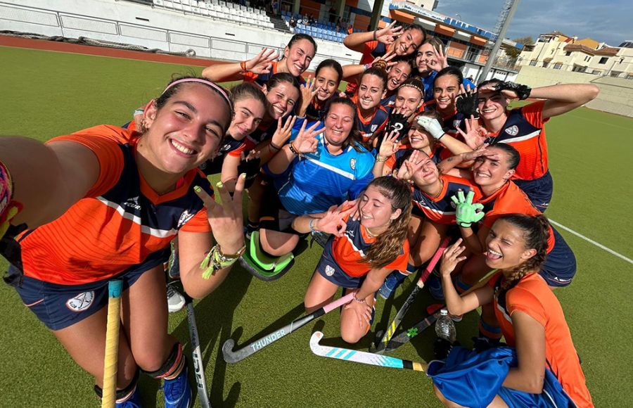 Las chicas del CH San Fernando, exultantes de alegría tras el nuevo triunfo. 