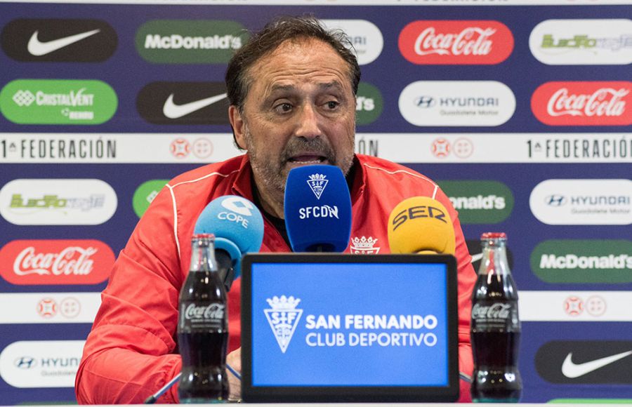 Alfredo Santaelena en la rueda de prensa de este viernes. 