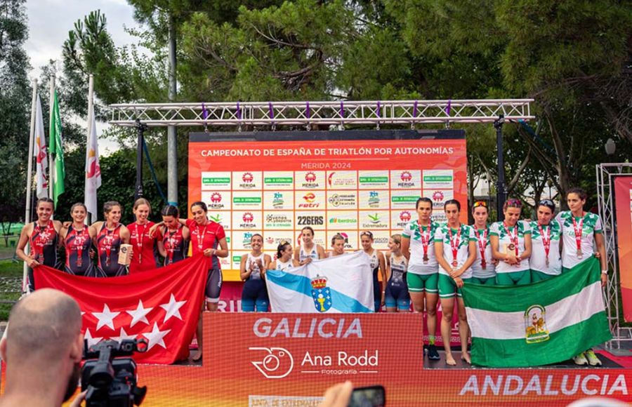 Irene Peinado es la primera a la derecha con la selección andaluza. 