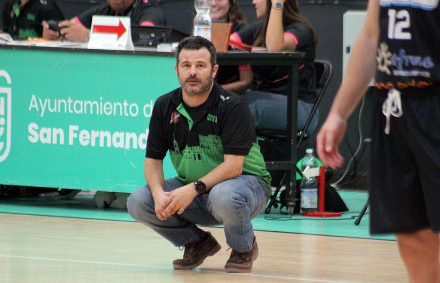 Carlos Yeray Lobato es el entrenador del CB San Fernando.