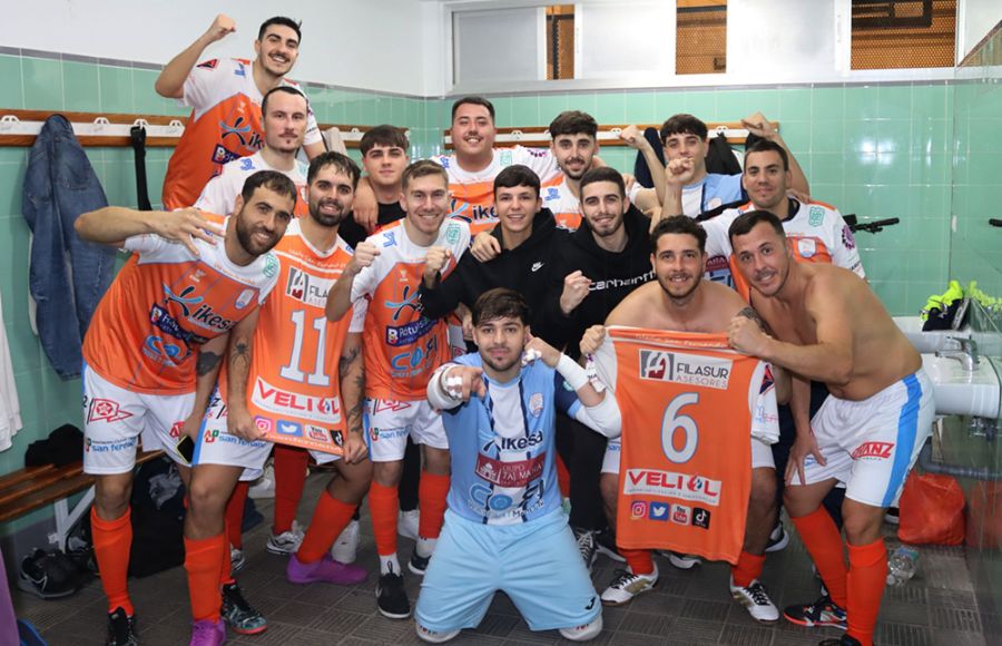 El Isleño FS celebra el triunfo de anoche ante el San Felipe Neri en Gómez Castro.