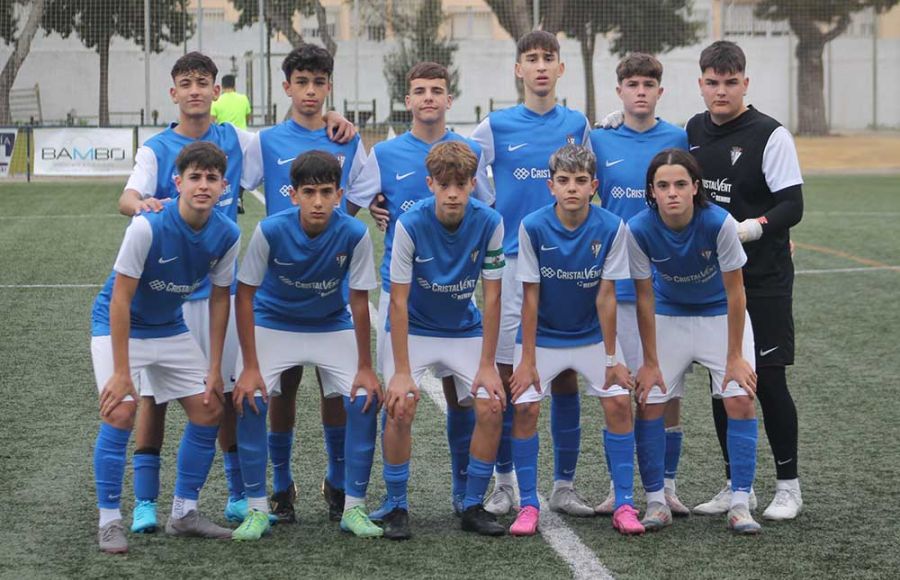 El infantil A del San Fernando CD está realizando una temporada colosal, es segundo clasificado y el menos goleado de toda la Primera Andaluza. 