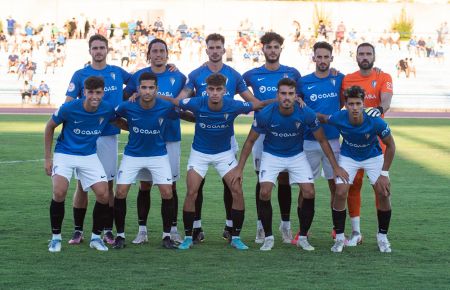 El once inicial ante el Toledo. Arriba. Jon Ceberio, Manu Farrando, José Carlos, Rubén del Campo, Javi Navarro e Ismael Falcón. Agachados están Lanchi Cabrera, Bicho, Gabri Martínez, Luis Ruiz e Ilyas Chaira