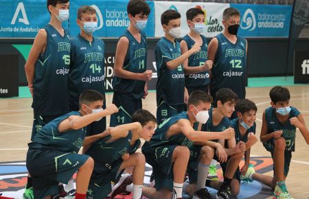 La selección masculina de Andalucía celebra el pase a la final. 