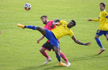 Ferrón, en el partido contra el Cádiz B en el Rosal de la temporada pasada. 