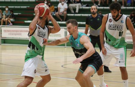 Josu Remesal mantuvo un bonito duelo con el argentino Furlan. 