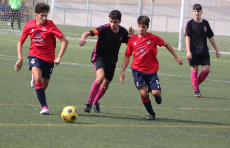 El juvenil A del CD Pastora perdió con el Barbate en Gómez Castro. 