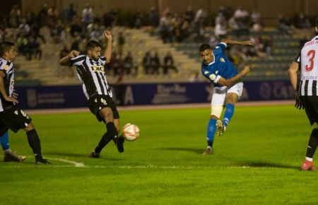 Este disparo de Dopi desde la frontal del área supuso el momentáneo empate del San Fernando CD. 