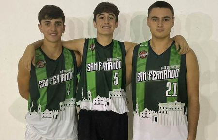 Adrián González, Rafa Varela y José Antonio Alcántara, del CB San Fernando. 