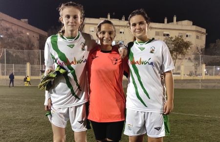 Adriana García, Paula Guerrero y Nazaret Merino pertenecen a la Escuela Bahía. 