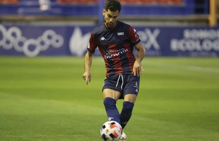 Saúl González, en un partido con el Extremadura.