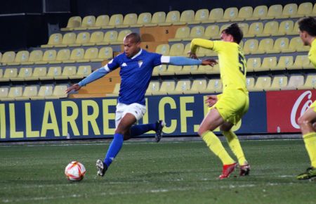 Biabiany se dispone a marcar el golazo del 0-1. 