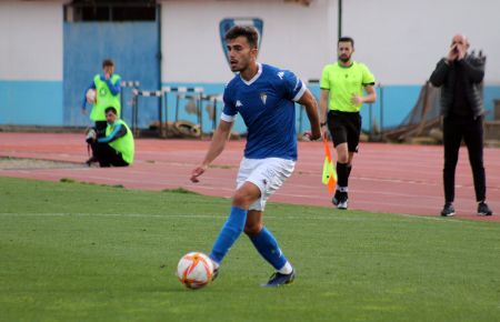 Luis Ruiz ha superado su lesión y vuelve al lateral izquierdo. 