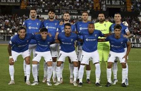 La formación inicial del San Fernando CD en Badajoz.