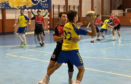 El BM San Fernando realizó un buen partido en Moguer a pesar de la derrota. 