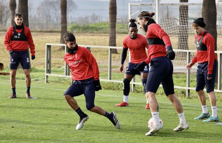 Calderón y Gudelj en un entrenamiento del Córdoba. 