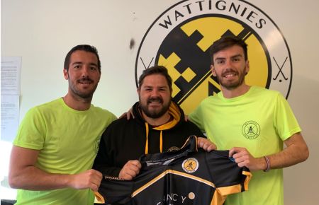 Pepe Hurtado, Iván Oliva y Jaime Ferrandiz con la camiseta del Wattignies HC.