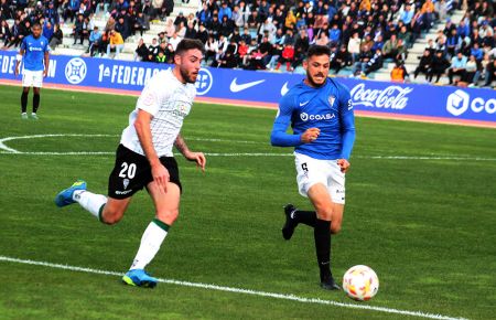 Sergio Ayala será el sustituto del lesionado José Carlos en la zaga. 